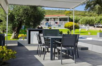 Garlis Apartments - Photo 20