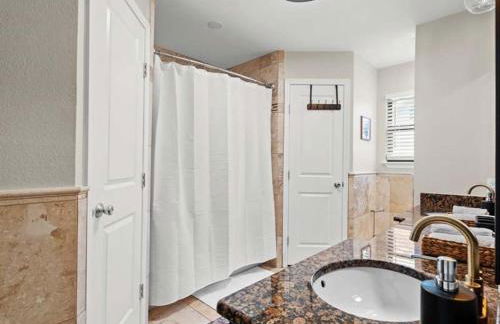 Poolside Paradise Game Room Fire Pit Hot Tub - Foto 27