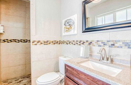 My Cozy Duplex A in the Heart of West Side - Foto 8