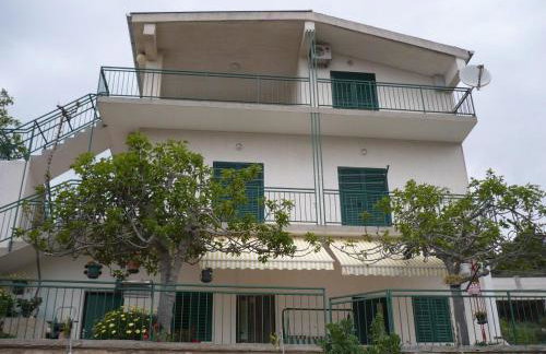 Apartments Neva - Photo 12