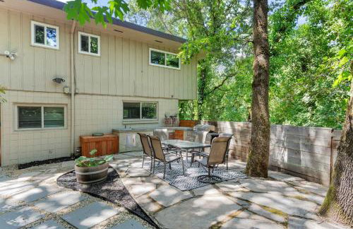 Relaxing River Retreat Near Moms Beach with Patio - Foto 39