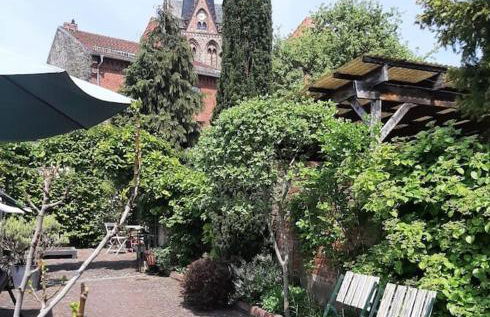 Haus mit wunderschönem Garten - Foto 1