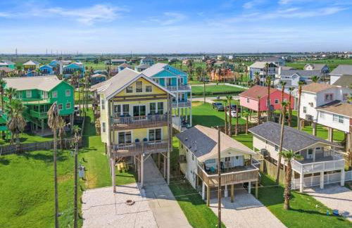 Beach House Located Steps from the Beach - Photo 38