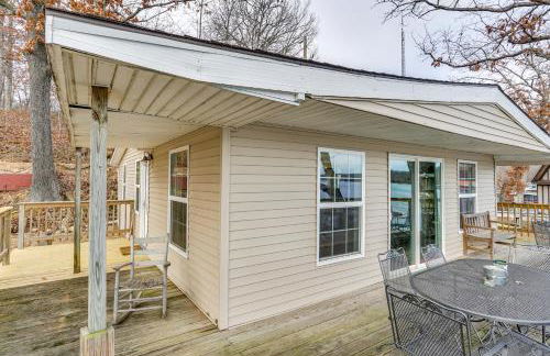 Fish and Boat on Lake of the Ozarks Waterfront Home - Foto 15