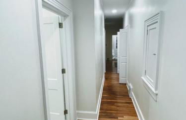 Renovated 1 Bedroom in Forest Hills - A - Foto 1