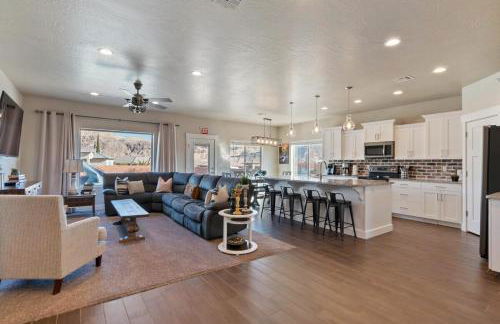 Pool & Hot Tub & Fire Pit & Water Slide - Foto 19