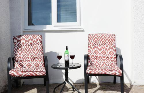 Comfortable Studio Apartment By N And N Stays Ltd, Peaceful Area Close to Cardiff Bay and Access Training Centre, Private Parking and Fast Wifi - Foto 8