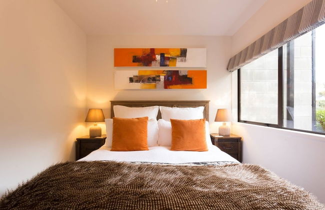 Distinctive Adjacent Two Lake View Townhouses - Foto 2