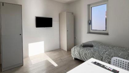 Ganze Wohnung - Küche - Balkon - Parkplatz - WLAN - bis zu 6 Personen - Foto 5