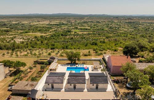 Unique Villa V with large pool - Photo 2