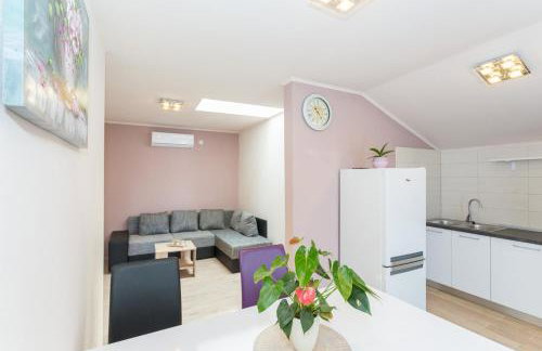 Apartment Robi - Photo 1