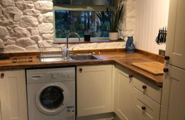 Lofthouse - secluded quirky cottage with sea views! - Photo 21