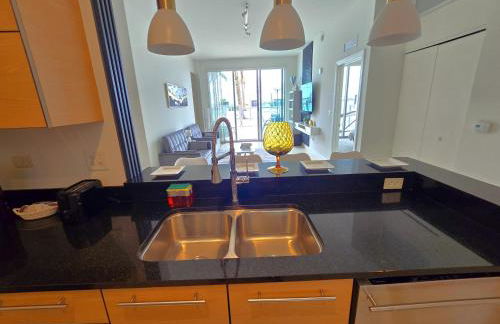 Luxury 2BR in Downtown Fort Myers Pool & Terrace - Foto 35