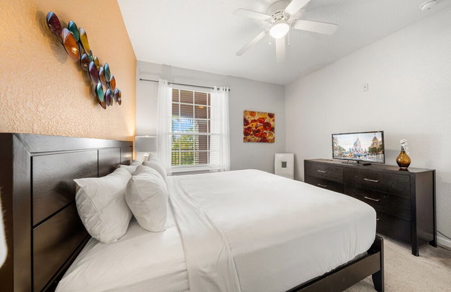 Beautiful LAKEVIEW Deluxe Condo Near Theme Parks - Photo 125