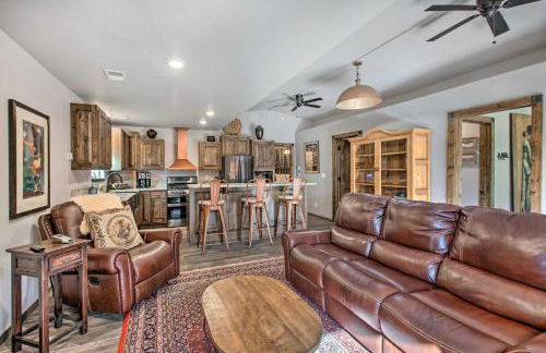 Unique Mtn Getaway with Stunning Outdoor Area! - Foto 3