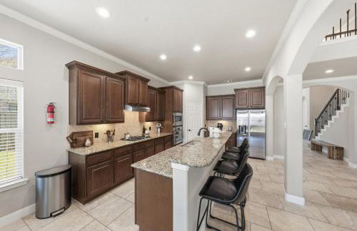 Cozy 4bdrm 3bath Home in The Woodlands - Photo 13