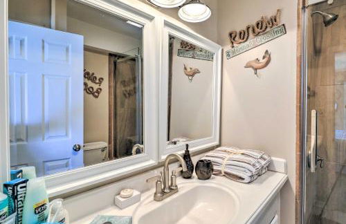 Coastal Condo with Indoor and Outdoor Pool Access - Foto 15