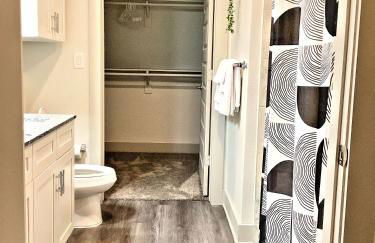 New! 1 Bed 1 Bath Medical Center NRG Area Middle of Everywhere - Photo 23