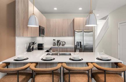 Upstay Pristine 3BR Home with Private Pool & BBQ - Foto 14