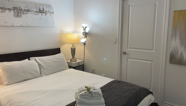 Downtown Toronto Suite Near Toronto General Hospital, U of T, TMU - Pet Friendly - Foto 2, Habitación
