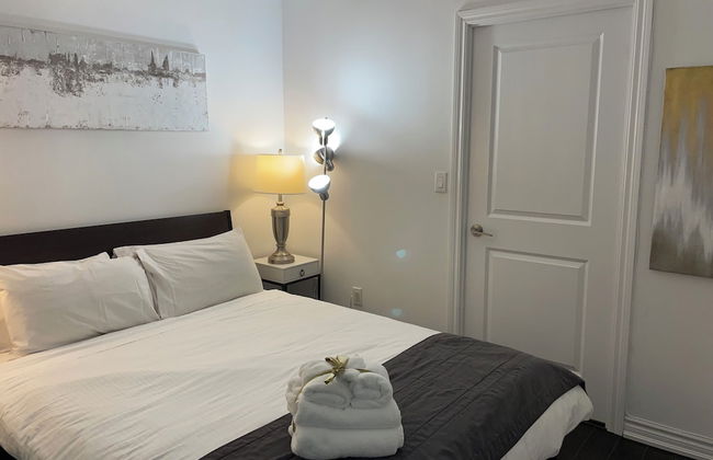 Downtown Toronto Suite Near Toronto General Hospital, U of T, TMU - Pet Friendly - Foto 2