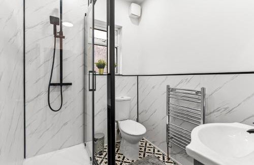 Designer 4 Bed House in Leeds - Sleeps 13 - Foto 26