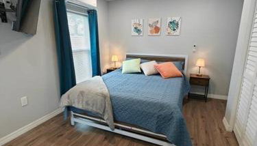 Gorgeous suite central location - Photo 3