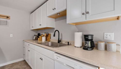 Comfy Large Bungalow - 4 Bed 1BA On Private Pond - Foto 4