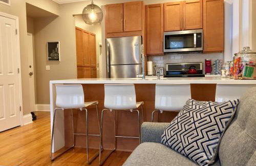 Bella Villa on Taylor Street Chicago’s Little Italy 1 mile west the Loop & UIC - Foto 13