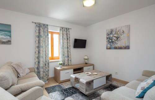 Luxury Stone Villa Nevija with heated pool - Photo 22