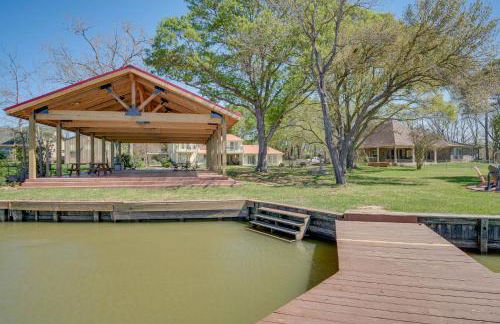 Modern Lake Conroe House with Lakefront Park and Deck! - Photo 37