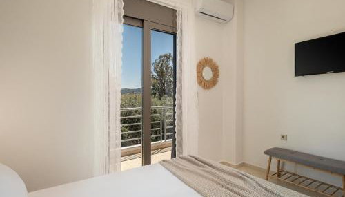 Sol Luxury Apartment - close to the beach with a private heated mini pool - Photo 5