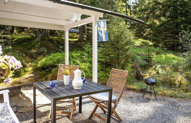 2 bedroom House in Skällinge with garden and terrace - Photo 2