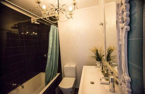 Duplex with terrace in Alfama, Central Lisbon - Photo 6