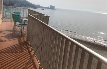 Aloha frente al Mar con piscina, garaje y tenis - Foto 10