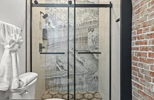 Unique Black Home in the Heart of Shelby Park - Foto 57