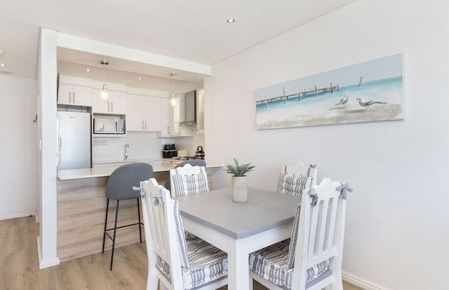 Portico 704 - Photo 5