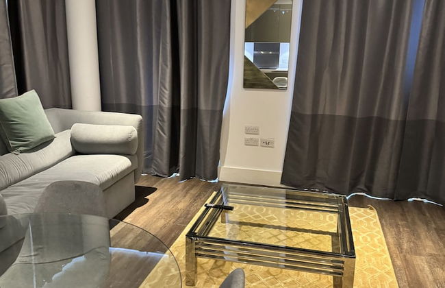 Phoenix 2 Bedroom Apartment in london - Photo 15