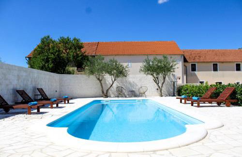 Holiday home Bevanda - Photo 7