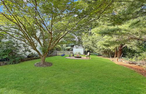 3 Bedrooms 8 Guests Modern Ranch Retreat on Half Acre - Foto 17