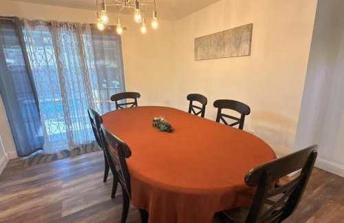 Whole House+Renovated+Pool+Lanai+BBQ+Close to All - Foto 5