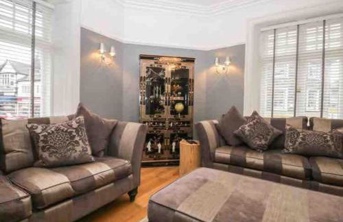 Bank Chambers in Bowness with Hot Tub and Lake Access - Photo 13