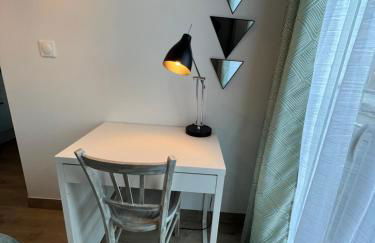 Cosy Loire, T2 neuf, front de Loire ,vue cathédrale,5min à pied centre ville et parking privé - Foto 13