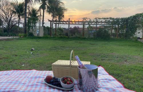 Bangalô com piscina e privacidade a 6 km do centro - Foto 12