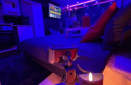 MJ Lust Room, centre var proche Verdon, cotignac, ambiance romantique - Foto 27