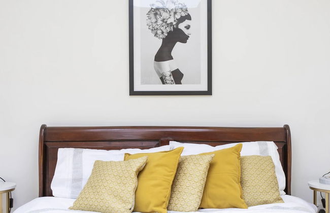 4-bed Flat in West London, Sleeps 8, 8 min to Tube - Foto 6