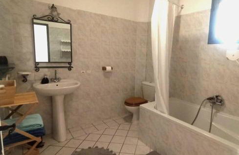 84B5 - Hibiscus suite in an 18th century Provencal farmhouse - Foto 21