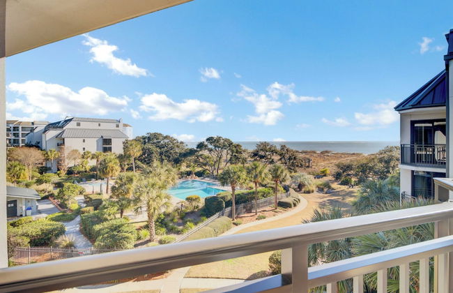 Oceanfront w/ Pool + Beach Access & Balcony View 312 B Shipwatch by Avantstay - Photo 2