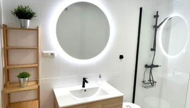 Ático 2 habitaciones a 290mt de la playa de los Boliches - Photo 3, towels, Shower