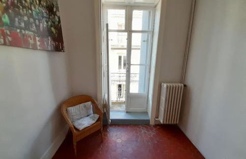 Les 7 balcons, Comédie-Corum-Gare, Parking, Spacieux Lumineux Haussmannien - Foto 17